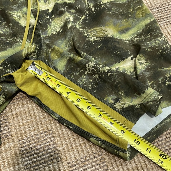 Lululemon T.H.E. Men's Linerless Shorts, 9", Size L - Picture 7 of 7